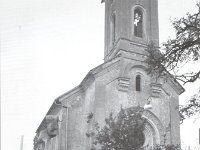 Crkva svete Katarine u Radićevoj ulici (Majdanci) pogođena je artiljerijskim projektilima 14. rujna 1991. Nakon pada Petrinje srušena je do temelja